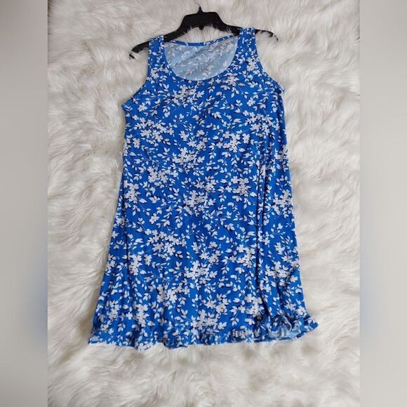 Draper James Dresses & Skirts - Draper James Sleeveless blue/ white floral with ruffled hem